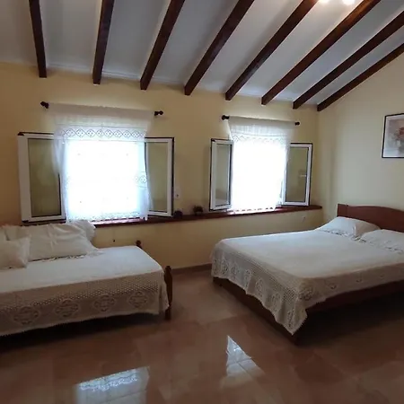 Potami Apartment *